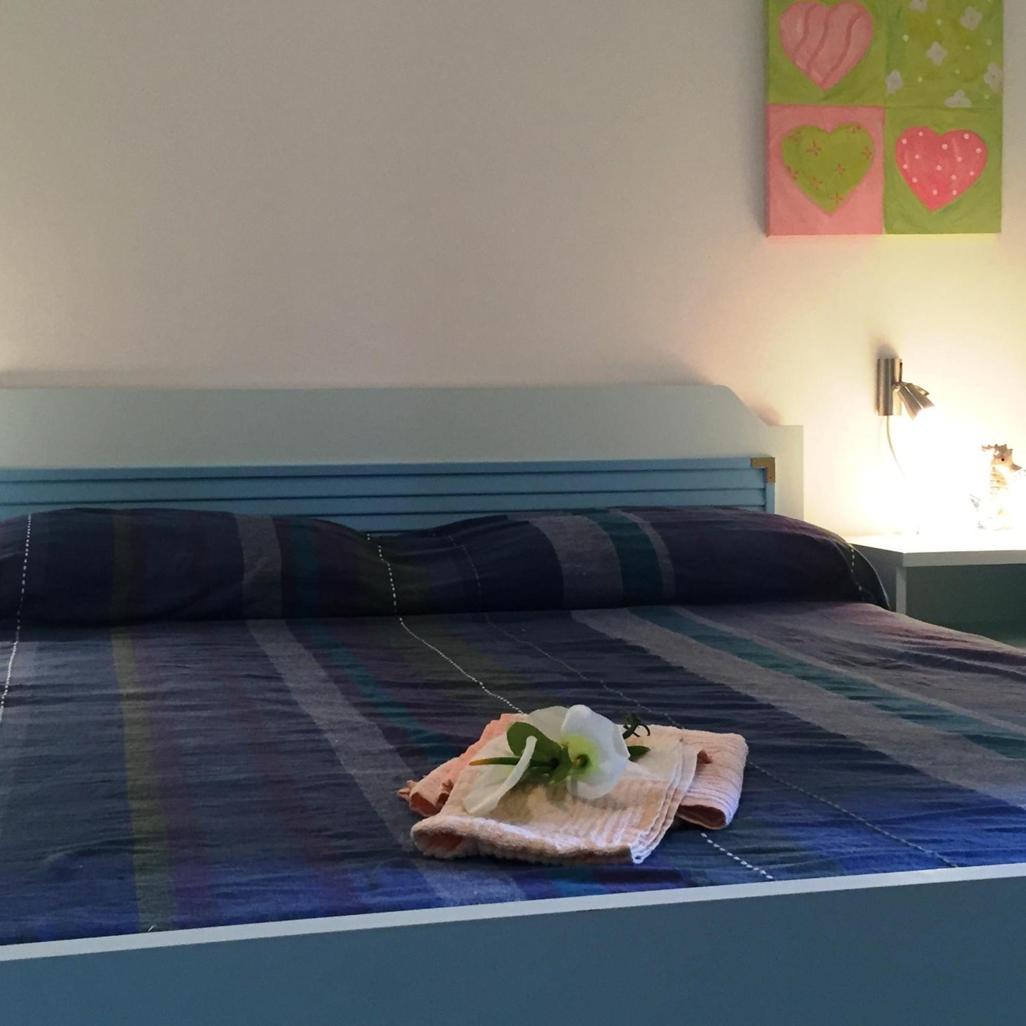 Вилла Sardinia Re - Casa Ibiscus Стинтино Экстерьер фото
